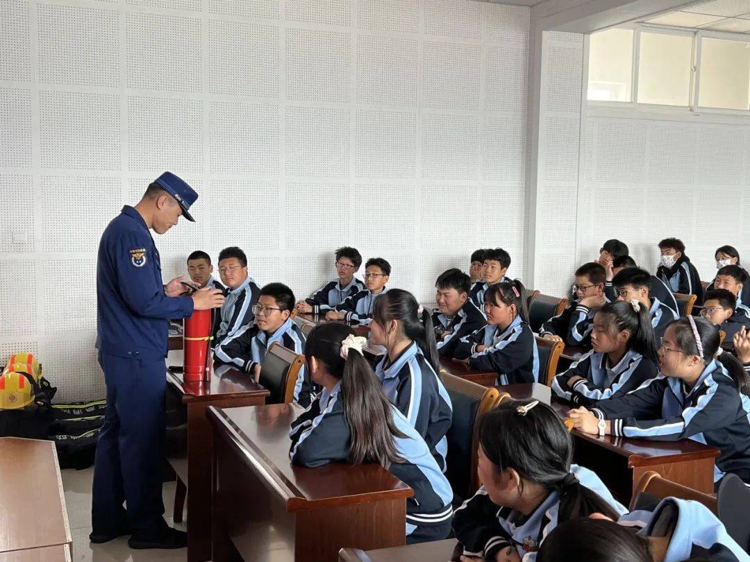 长海大队海洋岛站扎实开展"五进"宣传