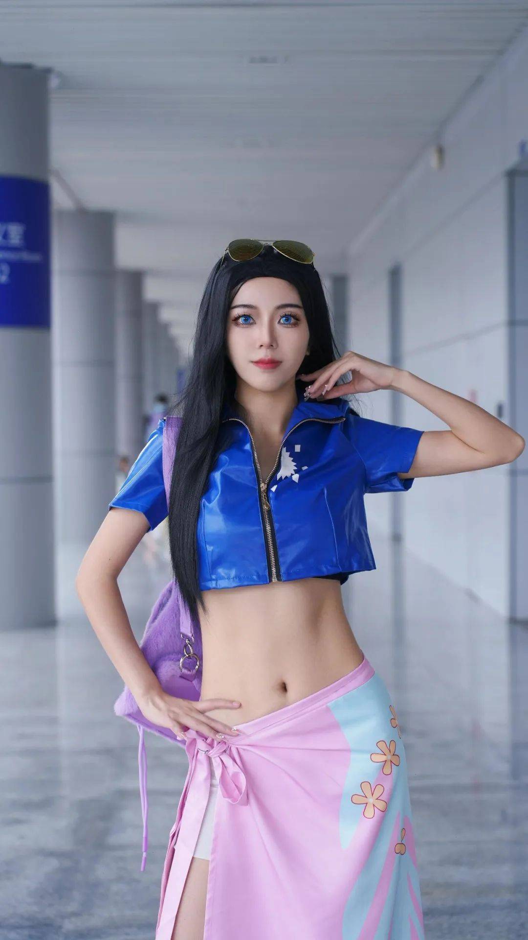 海贼王罗宾cos,肤白貌美真的爱了