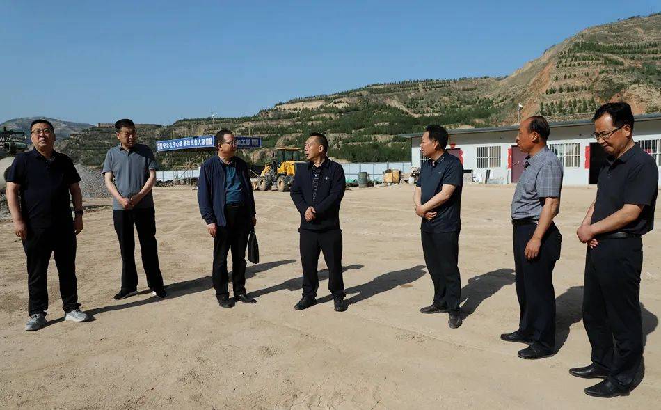 王新强调研指导项目建设,国土绿化,产业发展等工作