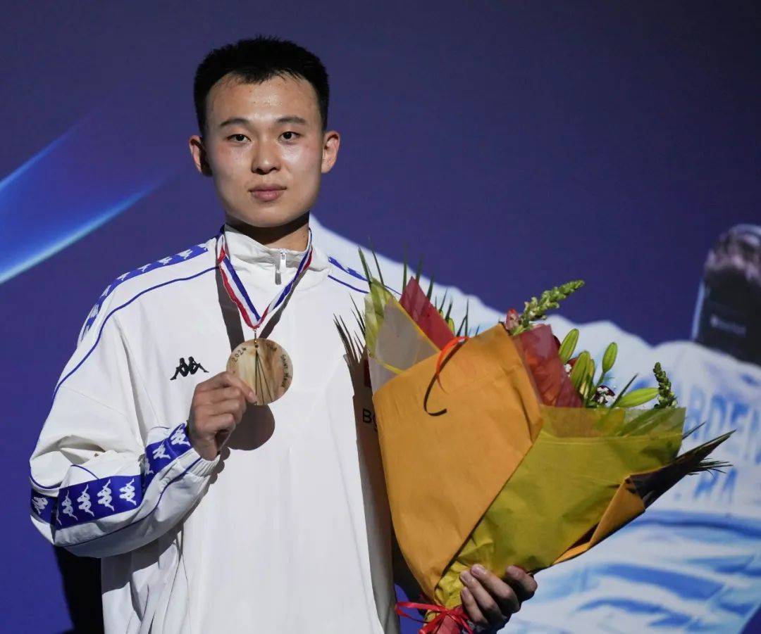 本赛季重佩剑世界杯最后一站收兵 中国男重王子杰摘铜 中国香港女重