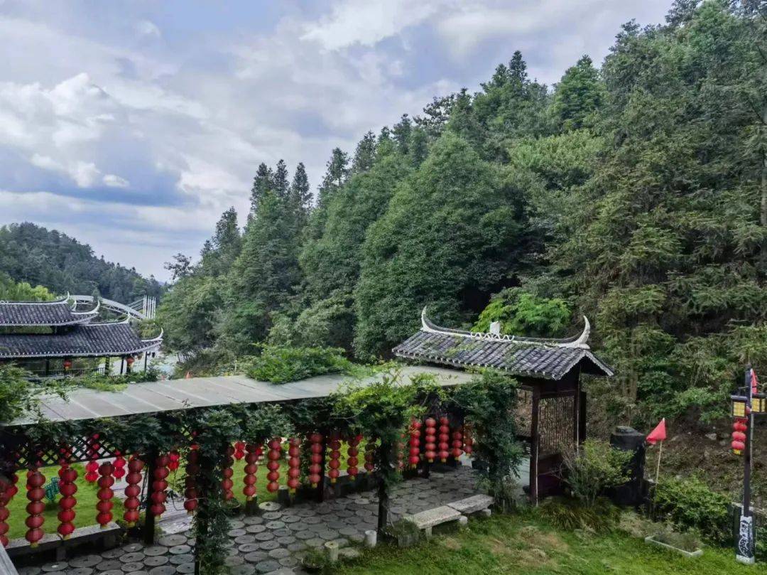 向芳瑾:穿岩山上的风|文旅中国