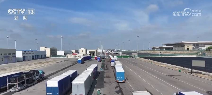 从提速到提效打出"组合拳" 数据见证新疆霍尔果斯口岸"智慧"发展
