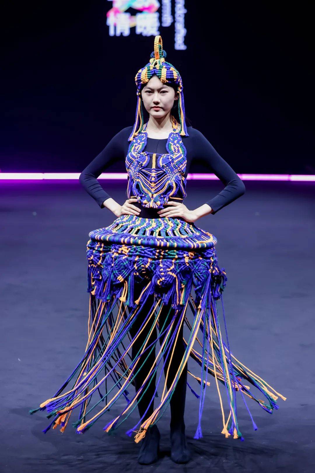 左右滑动,查看更多刘斌作品《阊阖锦梦》艺术设计学院代表作品名称