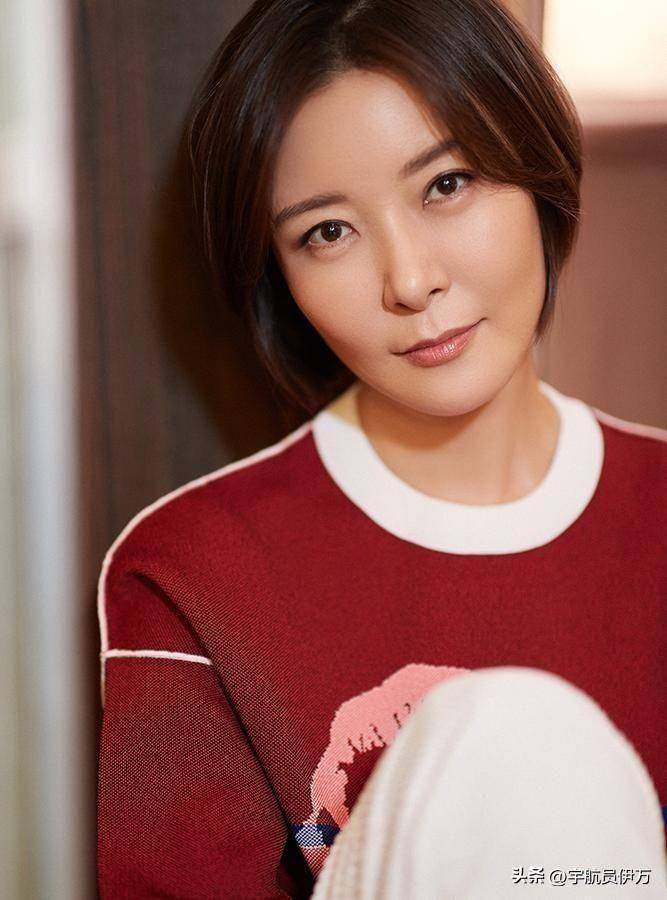 爸爸是副参谋长,家世显赫的她52岁却仍不婚不育_柯蓝_李泉_李亚鹏