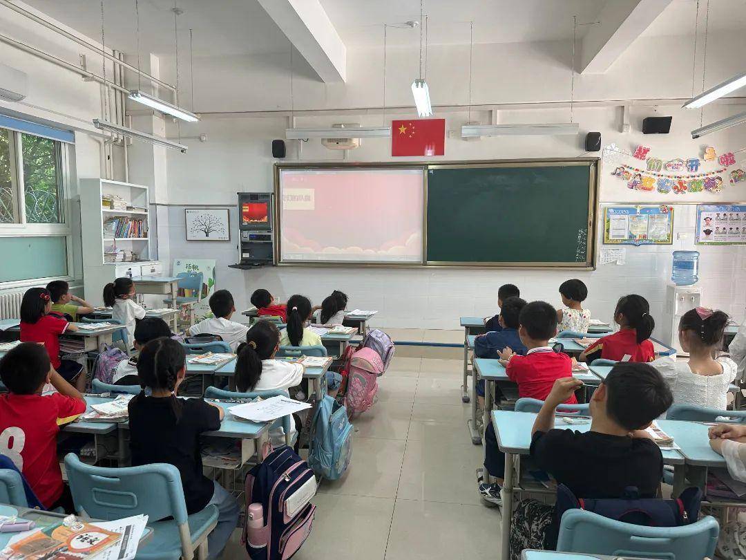 微博：香港内部公开资料最准-百乐笔联合五三图书打造教育新体验 发起吉尼斯挑战引爆学习新“乐紫”
