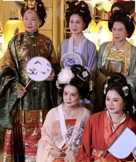 京东内部启动追责,内测活动爆意外事故,损失数百万;拼多多业绩又杀疯