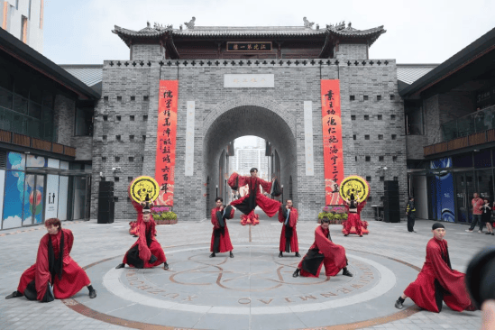 🌸证券时报【2024澳门天天六开彩免费资料】_洪水退去，韩江边上出现一群“城市美容师”