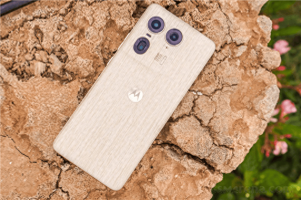 moto X50 Ultra首销:迪丽热巴代言 3999元起