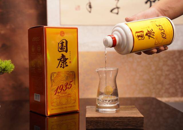上世纪辉煌的8款“名酒”，曾经红遍大江南北，全见过至少50岁！