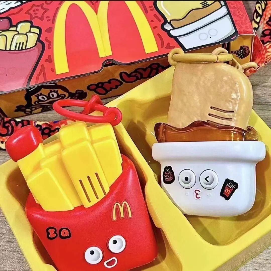 麦乐鸡薯条对酱机,麦当劳新推出六一儿童节定制玩具5月22日上午10