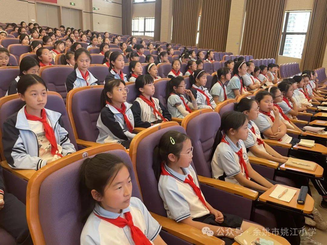 解码青春呵护成长 | 姚江小学高年级段开展健康教育讲座