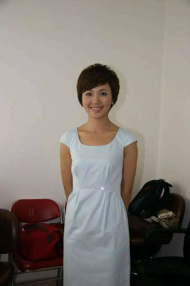 主持人欧阳夏丹,离开央视后几乎没有固定的职业,46岁还是单身