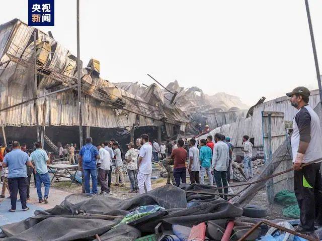 黄山"飞来石"突发雷击事件【新闻速览】_四川_政法_中国