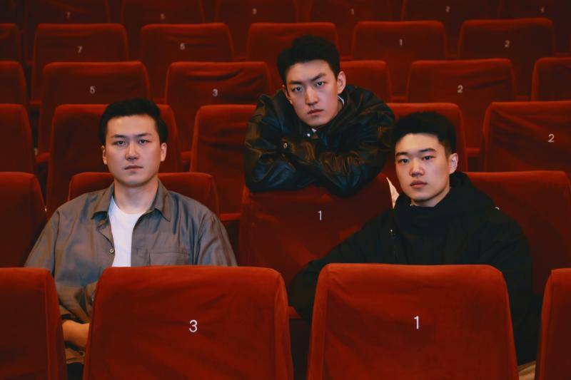 人艺舞台上的"曹氏三兄弟" 只做自己的"天之骄子"_龚