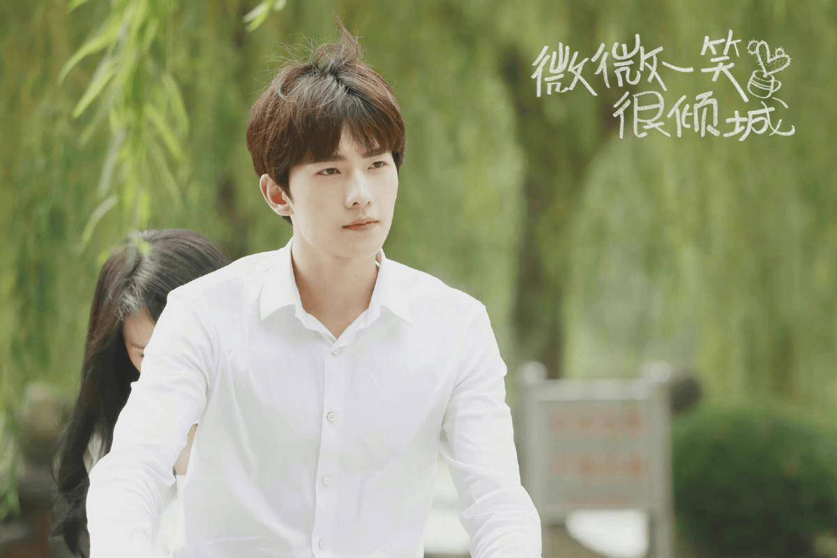 邋里邋遢别硬演初恋角色,10位男明星,站在那就是"人间白月光"