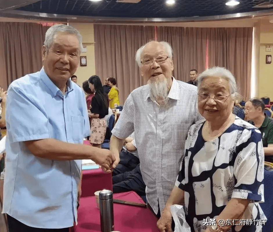 联悼陕西省戏曲研究院眉户剧《梁秋燕》梁老大扮演者吴德先生