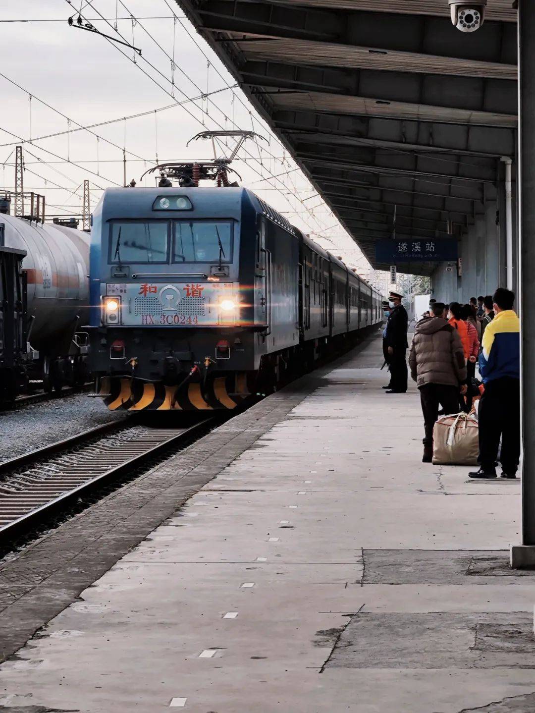铁道线上的夕阳——_铁路_动车组_落日