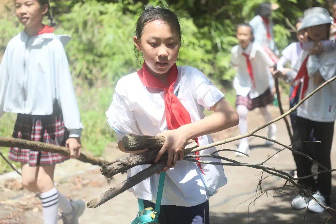 红领巾多彩实践丨红领巾爱祖国 我是光荣的少先队员