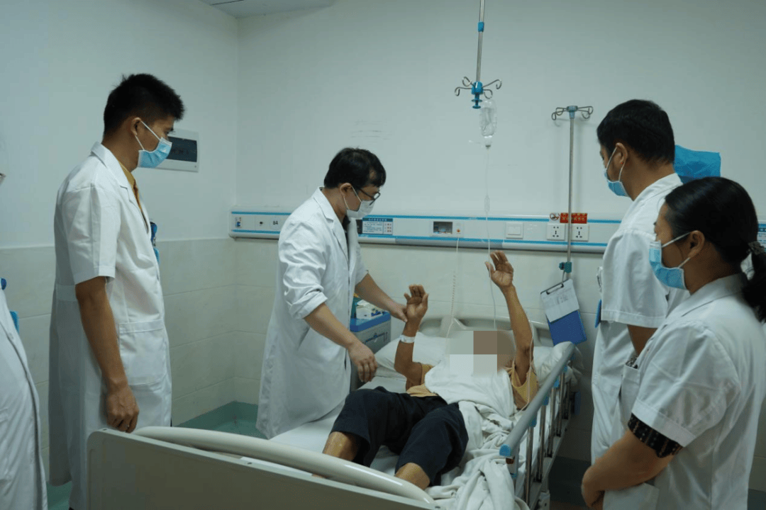 【广西"名中医八桂行"】卢健棋名中医团队灵山县中医医院站活动纪实