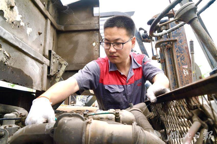 抢抓"两新"政策机遇,老河口一企业探索"油换电"业务 湖北中力再制造