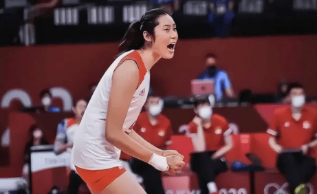 朱婷谈发球象征性登场:当时很纠结,魏秋月老公叫我准备发球收尾