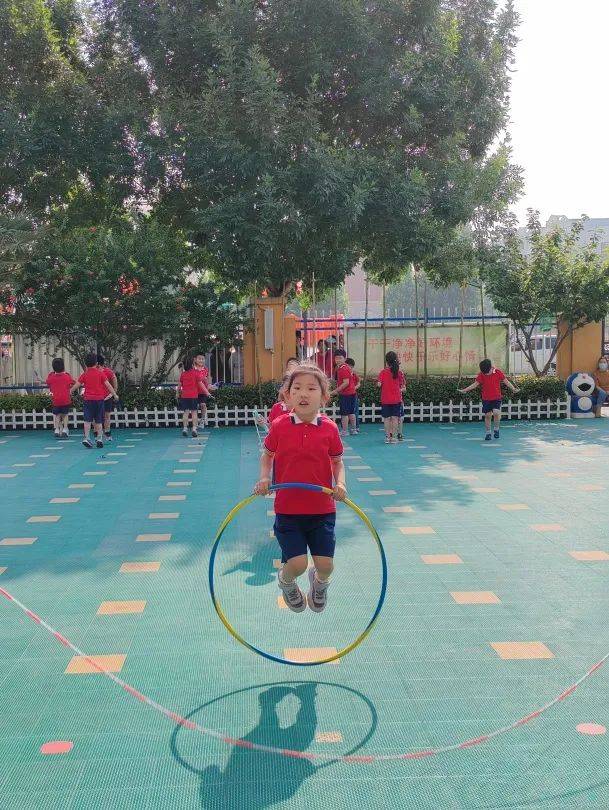 马村区幼儿园(丽景园)大班"花样秀绳"_跳绳_音乐_技巧