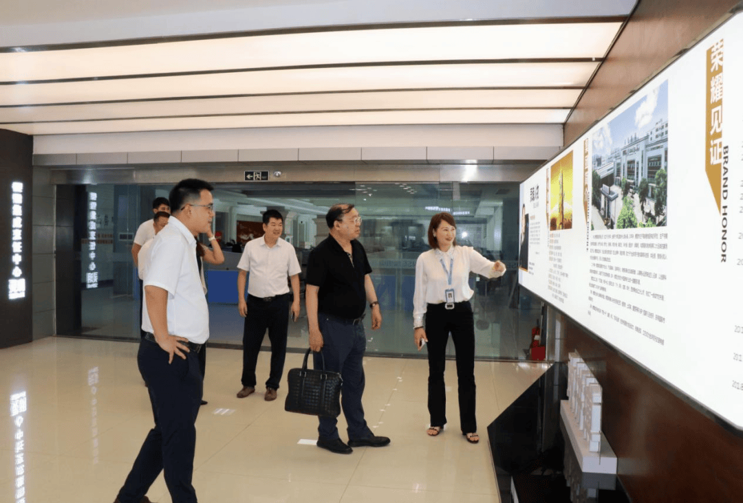 樱雪gu7备受赞誉,获得了中国五金制品协会理事长张东立的高度认可!