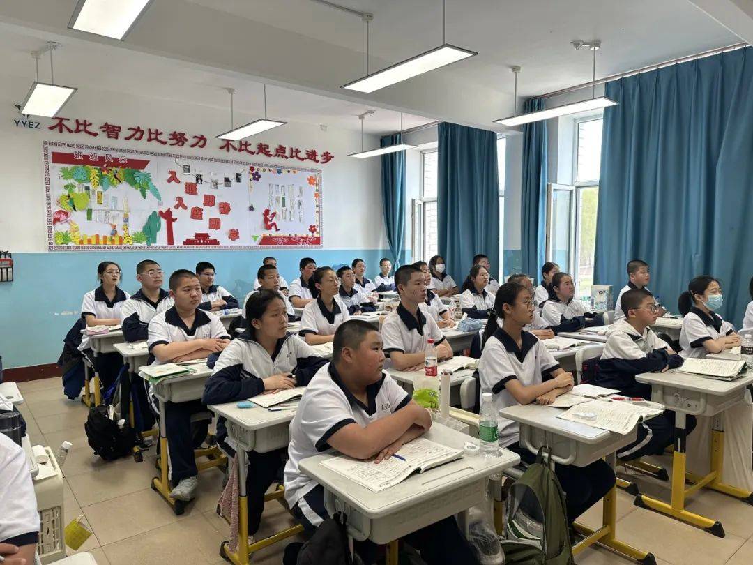友谊县第二中学友谊中学在全校广泛开展民法典普法工作.