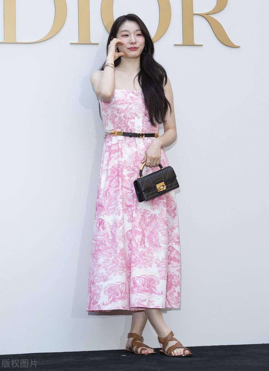 金妍儿这身材,这才是尤物啊!