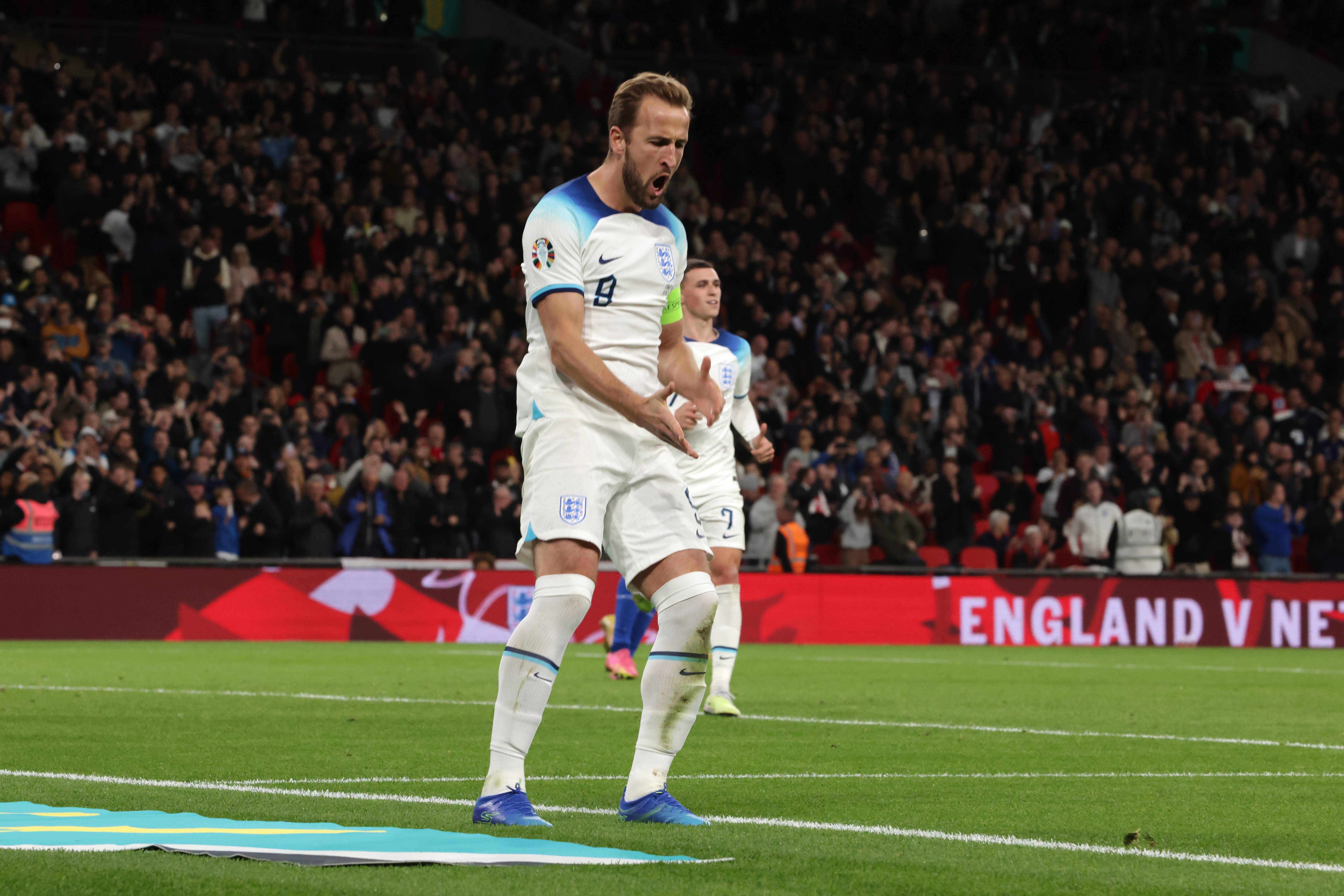 评价确实很高但是.鲁尼:我认为凯恩是英格兰历史最伟大球员