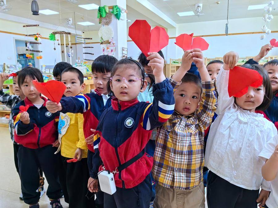 江苏南京:多彩活动迎"六一"_实验幼儿园_爱心_附属小学