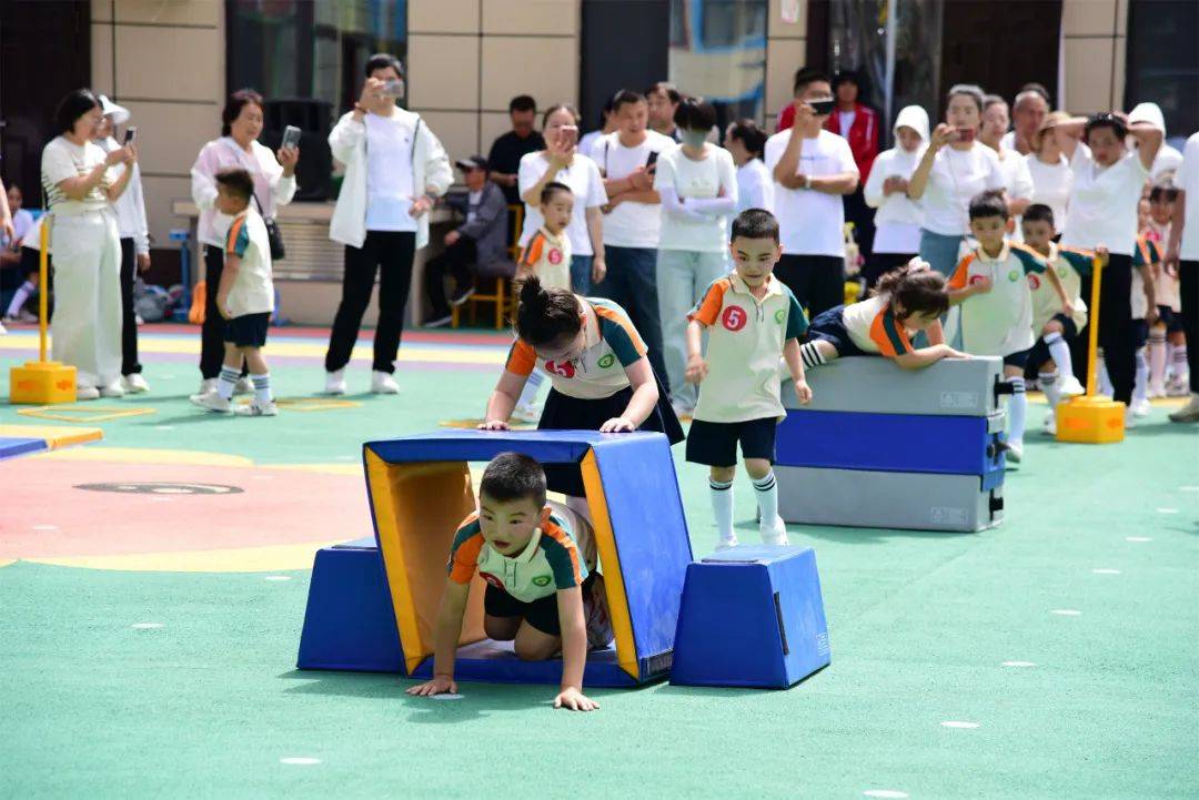 sports小蚂蚁运球sports旋风接力赛sports好玩的滑溜布sports超级跑