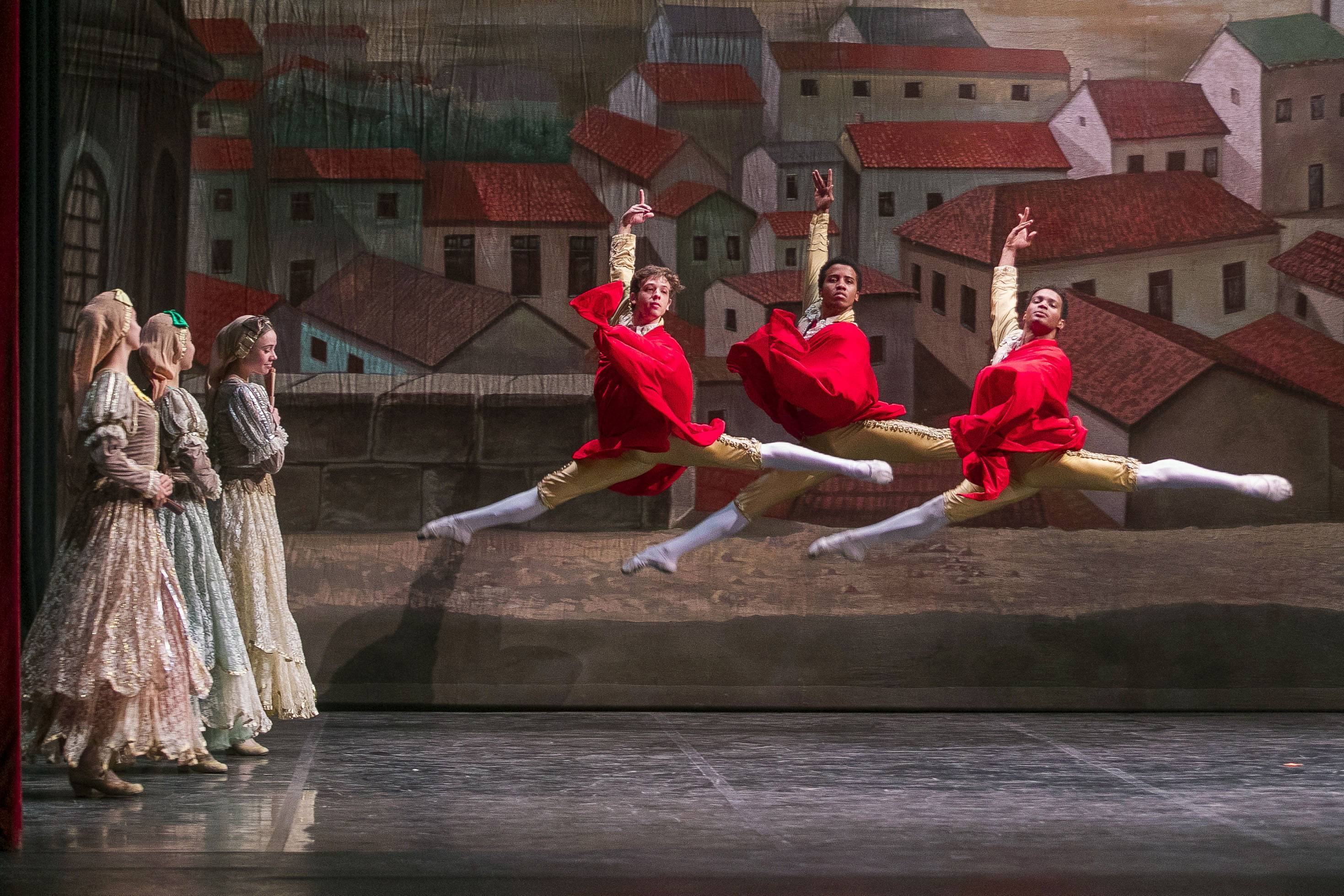 古巴国家芭蕾舞团在萨拉戈萨演出