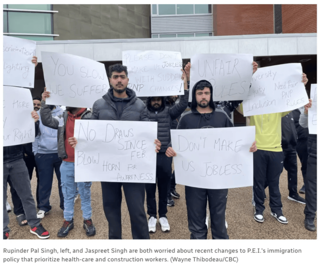 "代表抗议者发言的贾斯普里特·辛格·西维亚(jaspreet singh sivia)