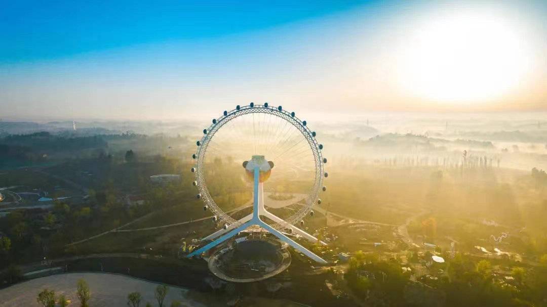 成都世园会主会场最高的设施 "天府眼"摩天轮正式投运
