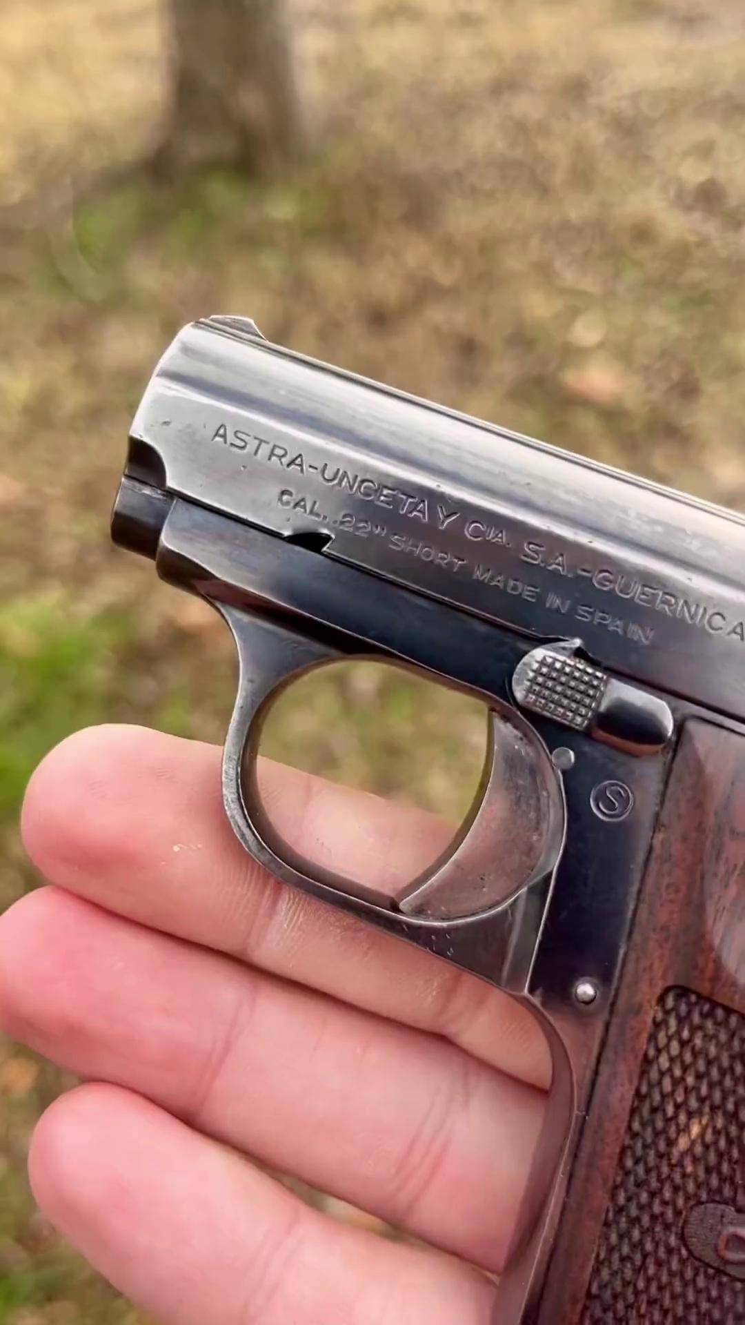 阿斯特拉model 2000"幼狮"微型手枪靶场射击国外合法拍摄国内请勿模仿