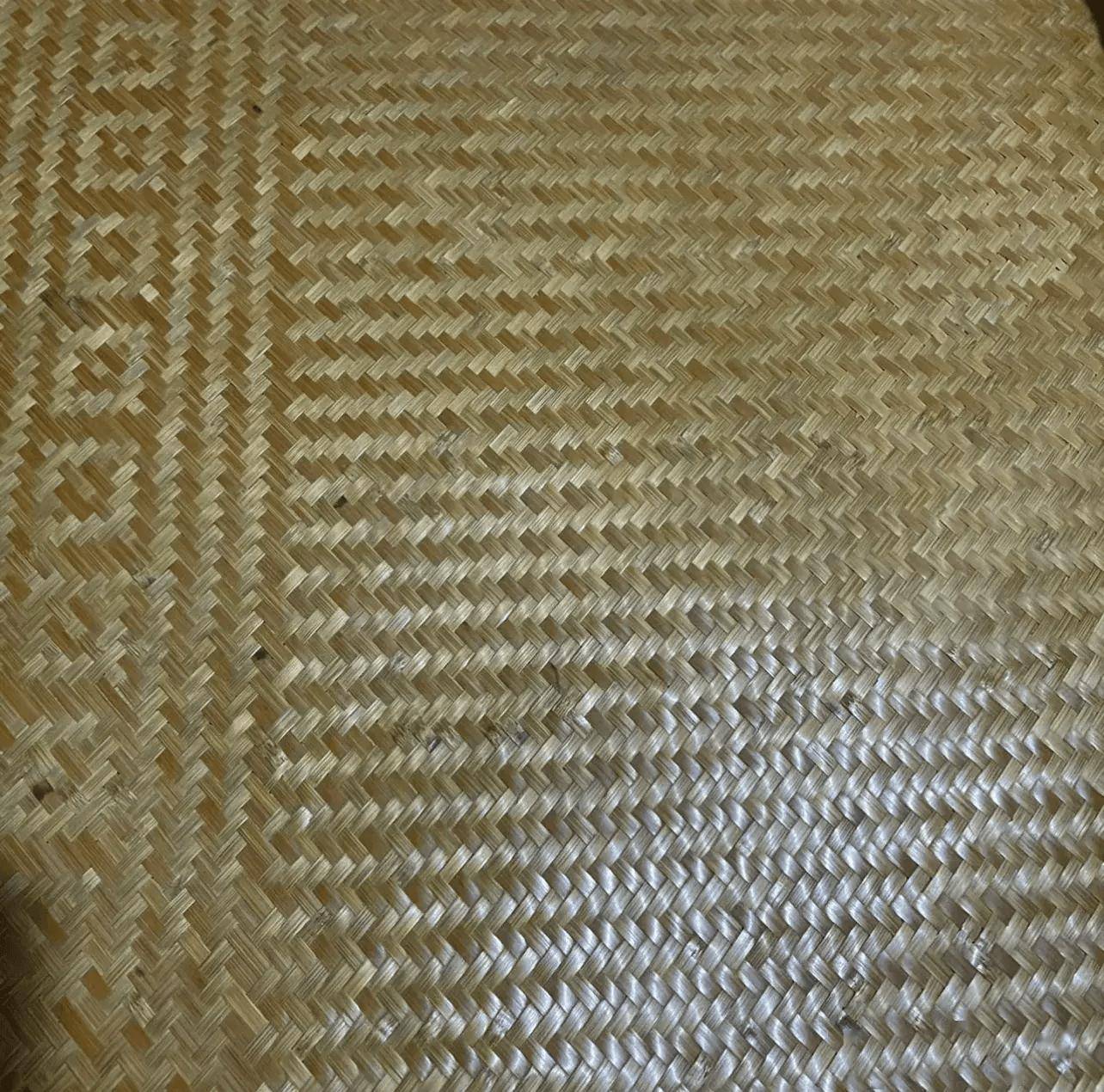 甚至有异味,发霉,长虫……比如,睡得好好好突然被麻将凉席把肉夹了