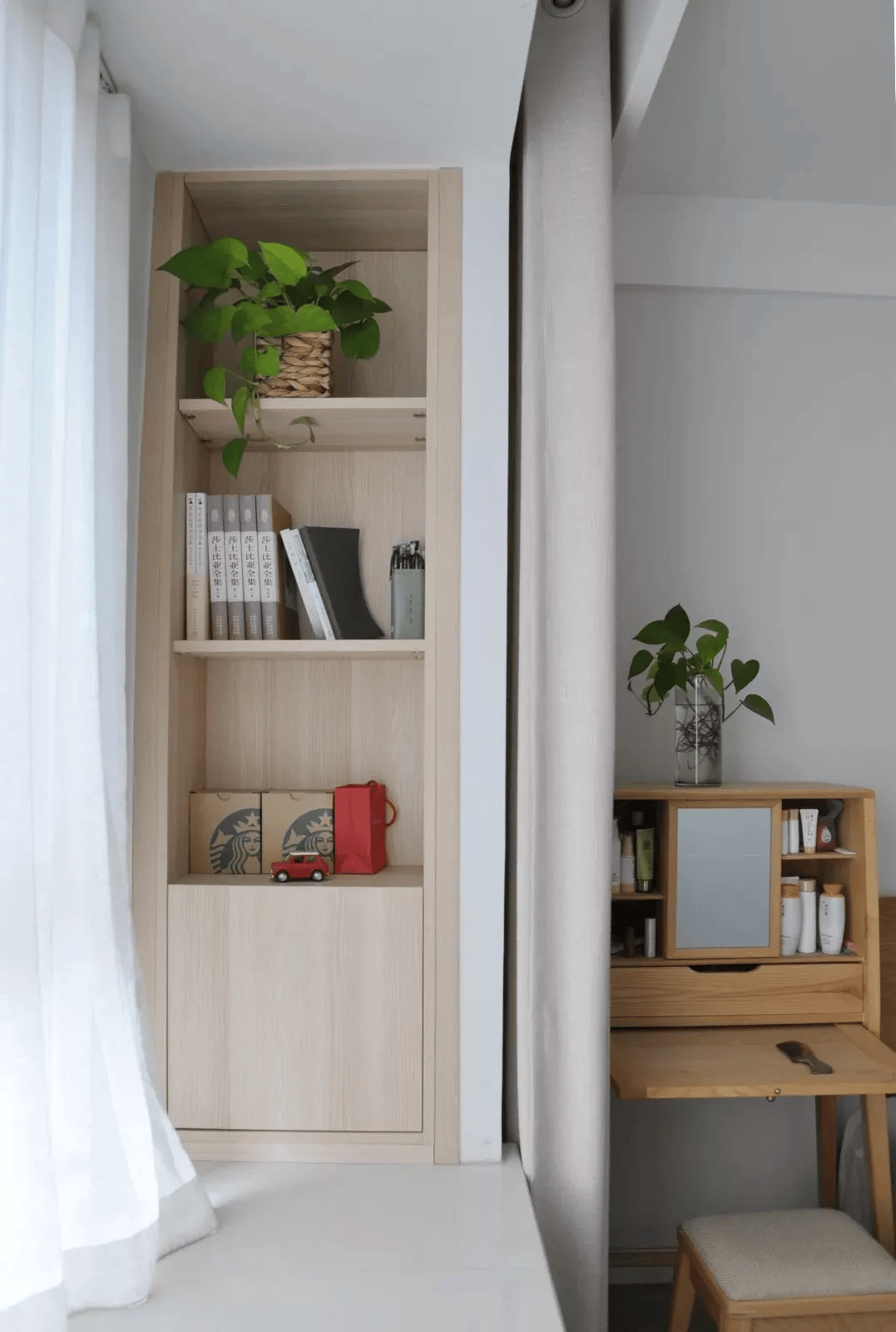 小户型飘窗变身柜子,侧方空间巧利用,储物实用又美观