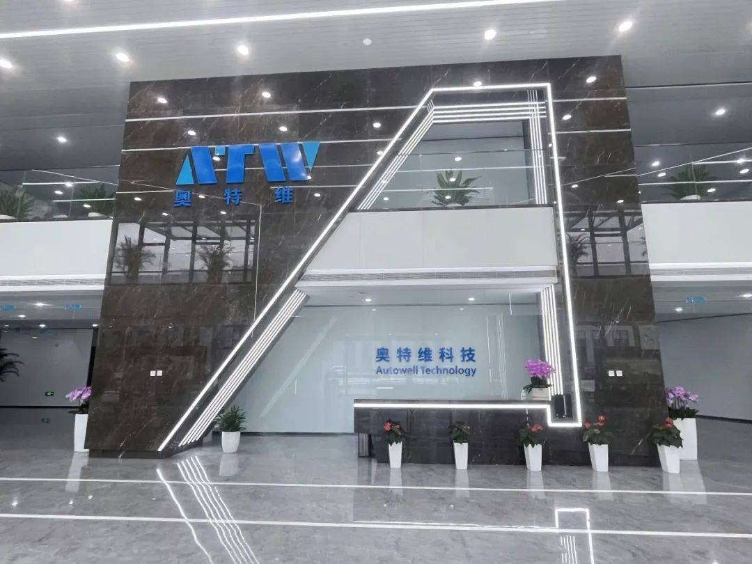 11亿元_业绩_分红_同比增长