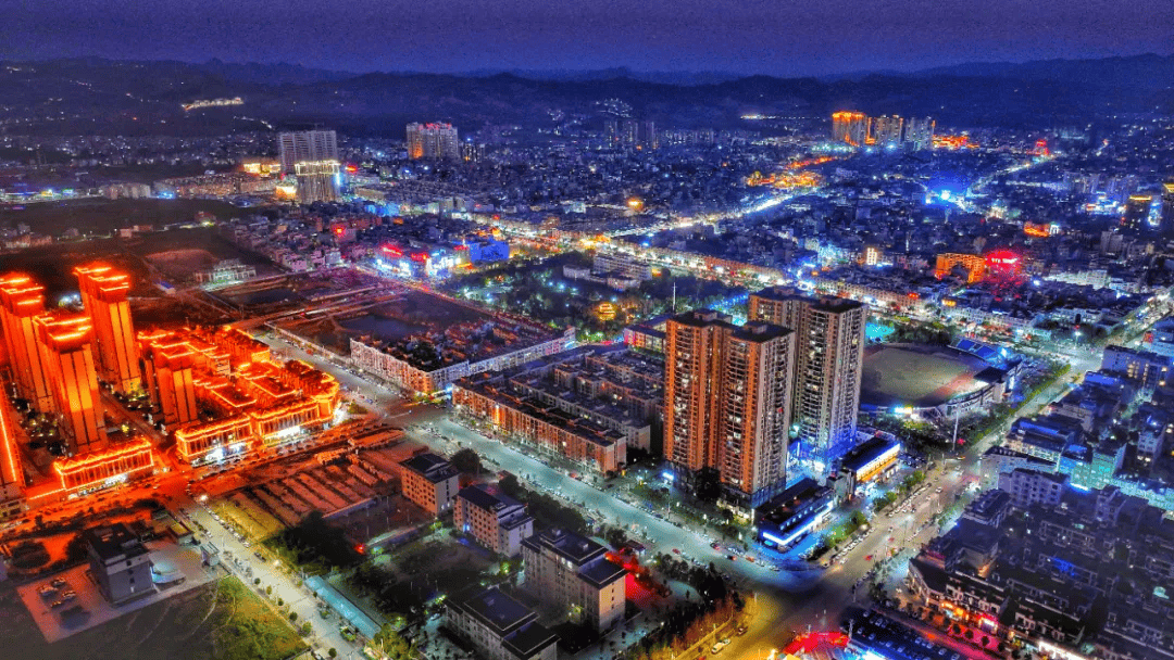 广南县是世界铜鼓文化发源地之一,远在秦朝就是句町国故地.