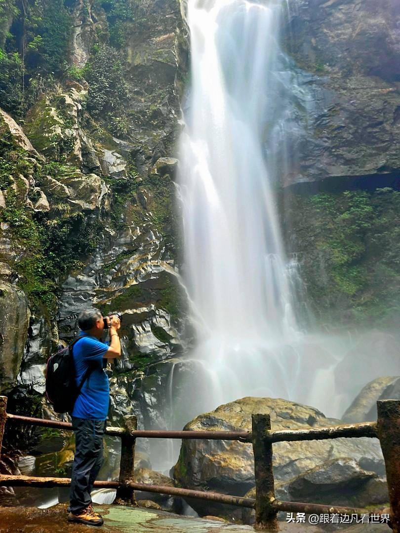 云南红河州马鞍底瀑布,水与山的交响曲