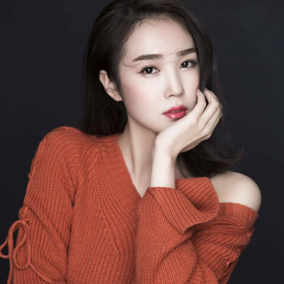 汤涵 饰 贵妃中国歌剧舞剧院舞剧团主要演员,2011年毕业于解放军艺术