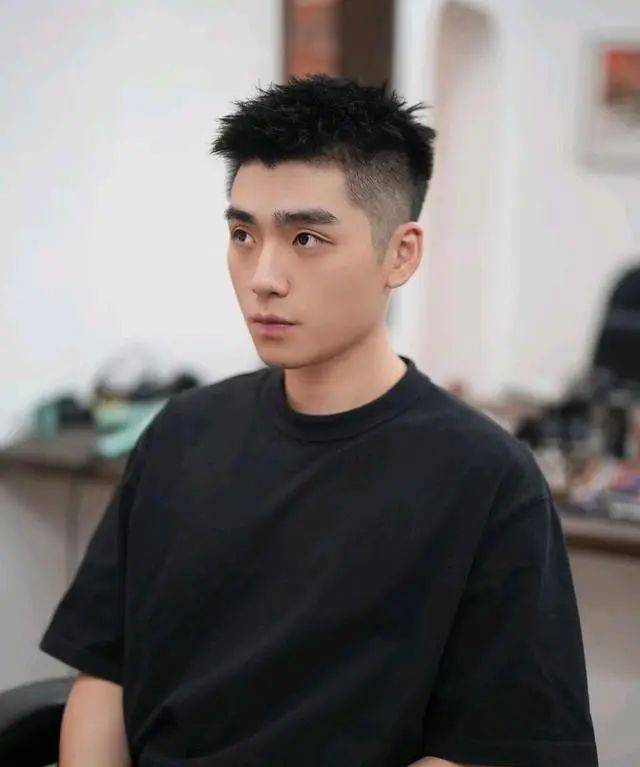 男生剪“前刺”发型有多帅气?推荐这几种,很帅很时尚_短发_脸型_cm