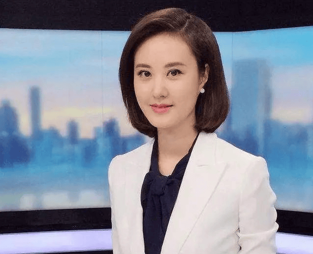 她是重庆"最美"高考状元,如今成为央视主持人,42岁依然单身