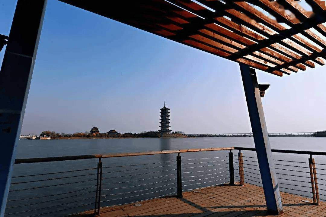 藏不住了,北方"小西湖"犹如仙境一般,就在青岛