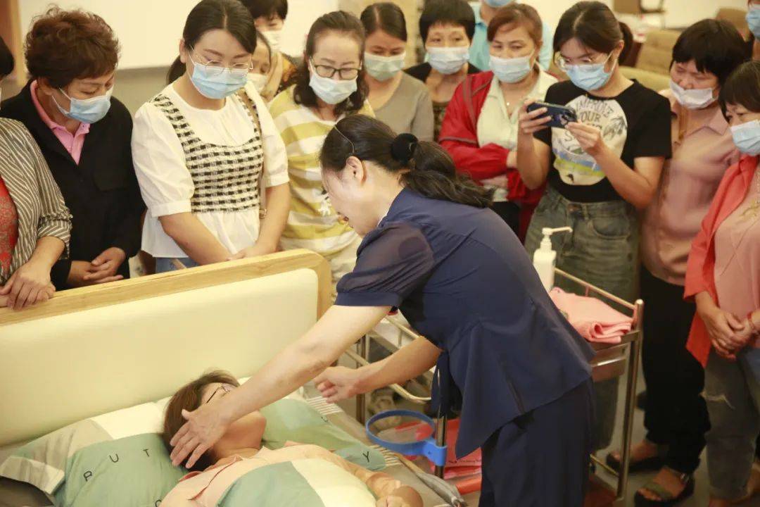 养老护理员公益培训,免费午餐,免费考证,免费推荐就业,速速报名!