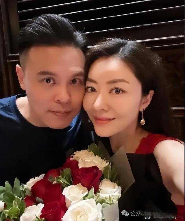 前"天王嫂"被分手后:36岁嫁百亿富商,生双胞胎女儿成幸福阔太