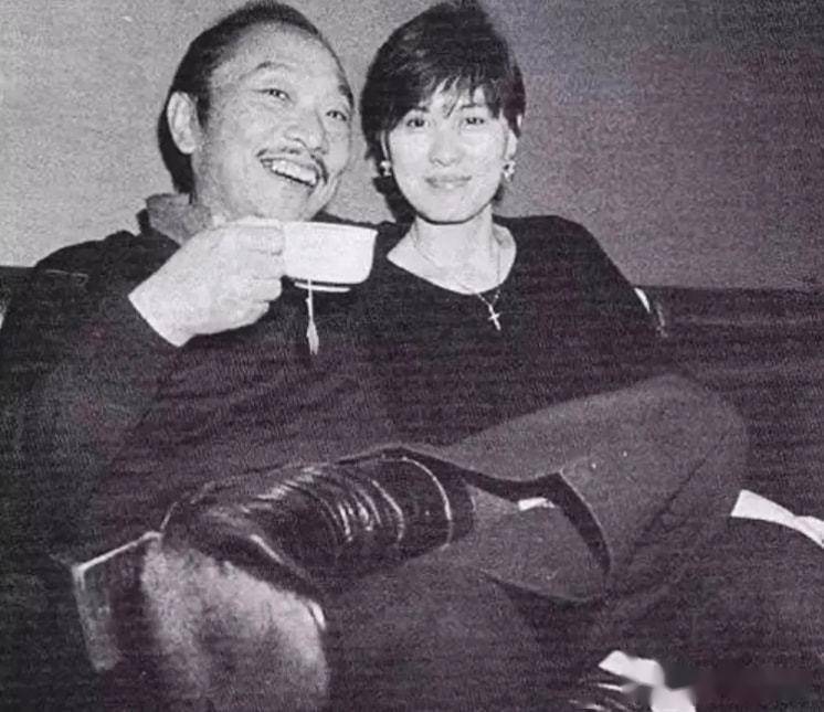 徐少强:5个孩3个妈,骗雪梨生子娶小30岁娇妻,73岁的他怎能退休