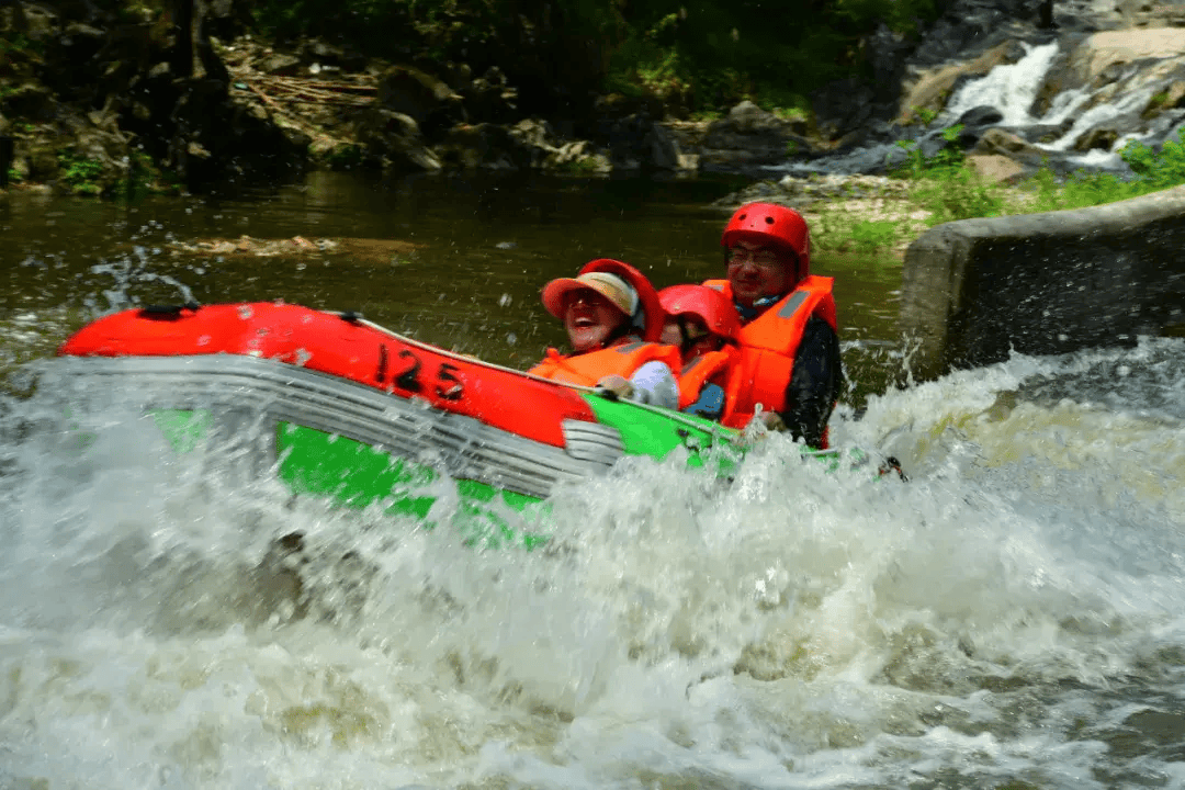 【这"夏"怎么玩?第1集】│ "趣"黄山区,漂流戏水,"浪"一下