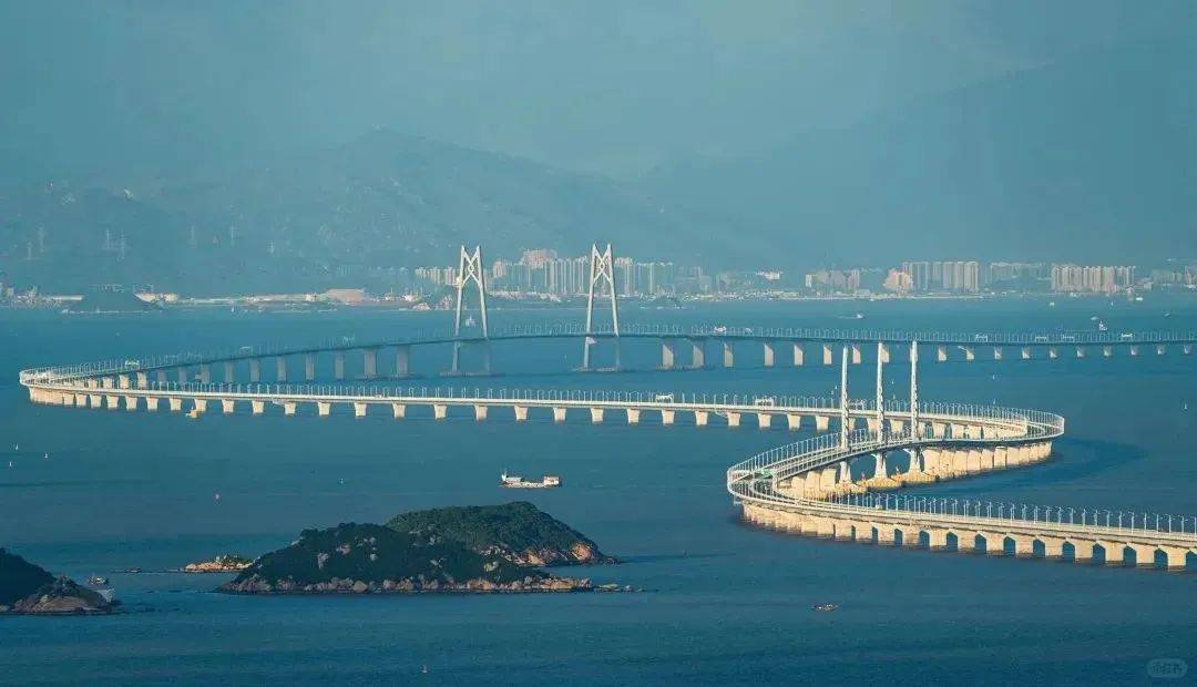 深中通道即将通车,珠江东西两岸迟到十年的牵手